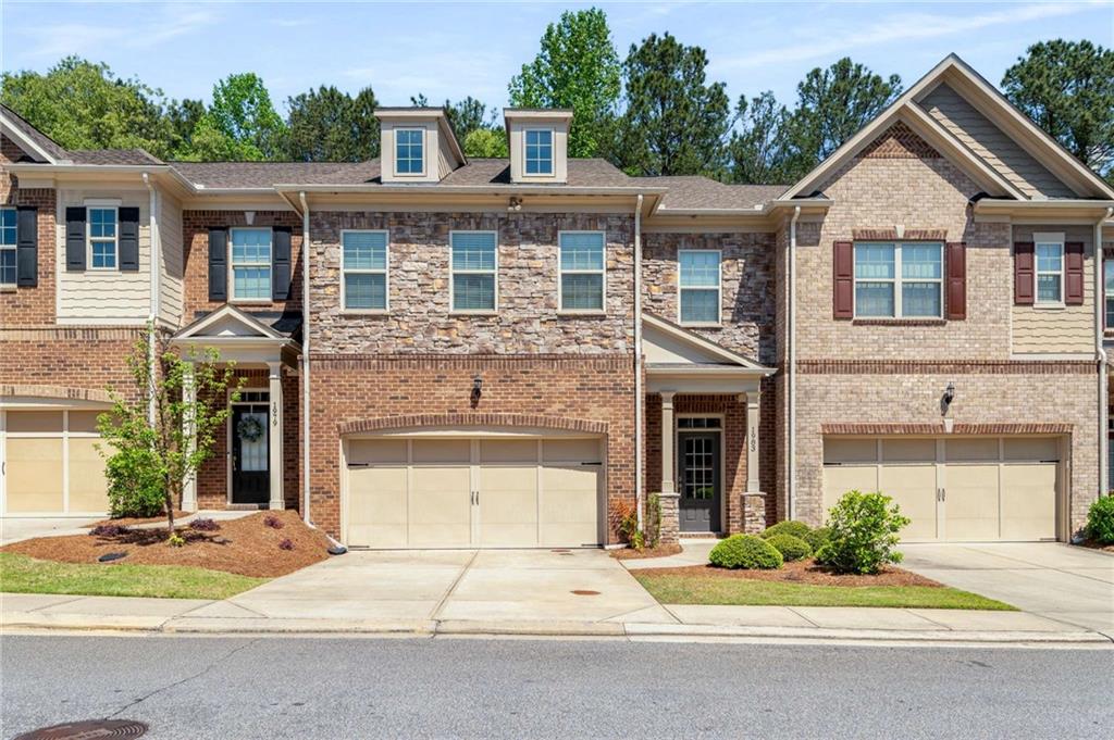 1983 Silver Birch Drive SE