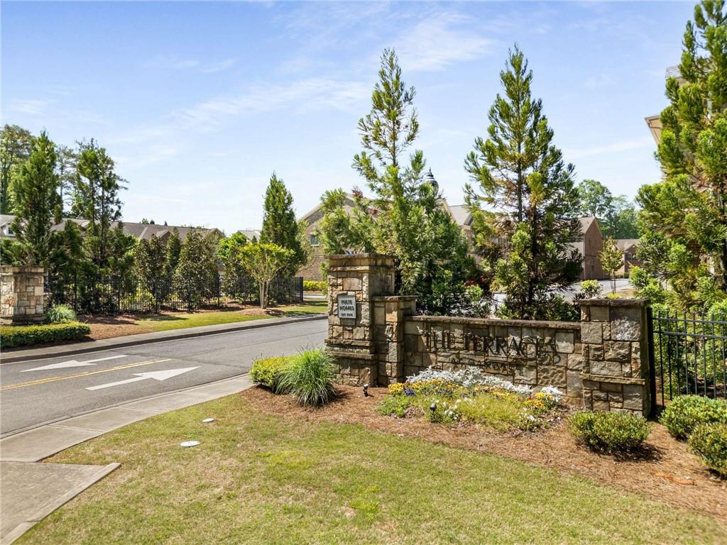 1983 Silver Birch Drive SE