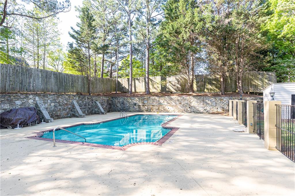 725 Dalrymple Road Unit 3G