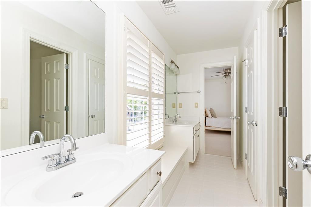 3759 Wescott Cove NE
