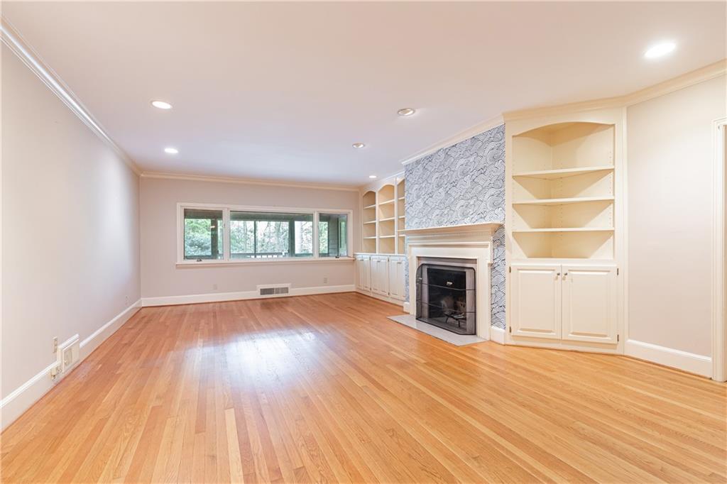 1894 W Wesley Road NW