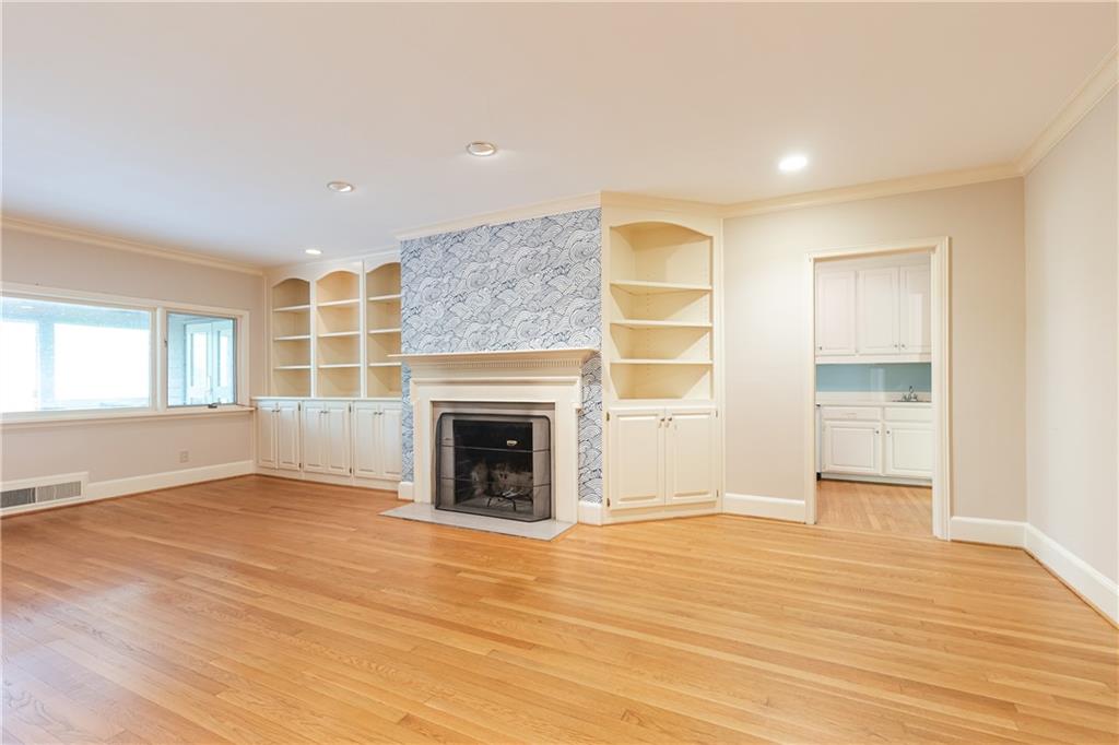 1894 W Wesley Road NW