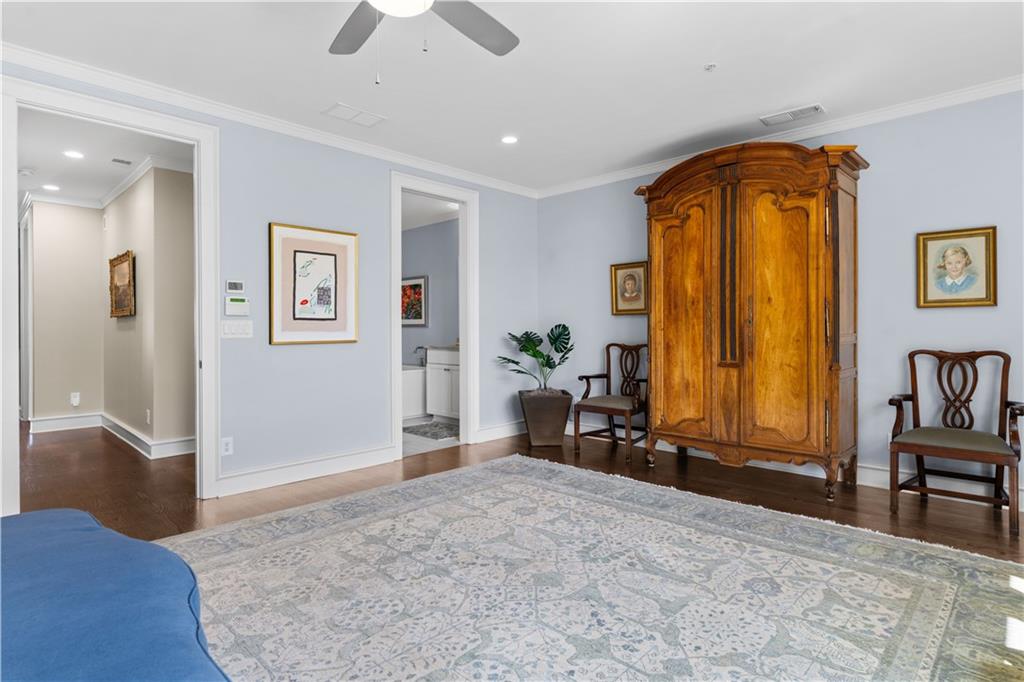 1059 Abington Court