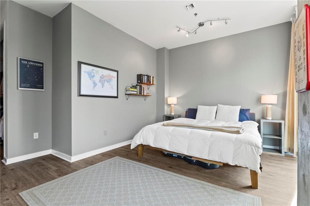 943 Peachtree Street NE Unit 2002