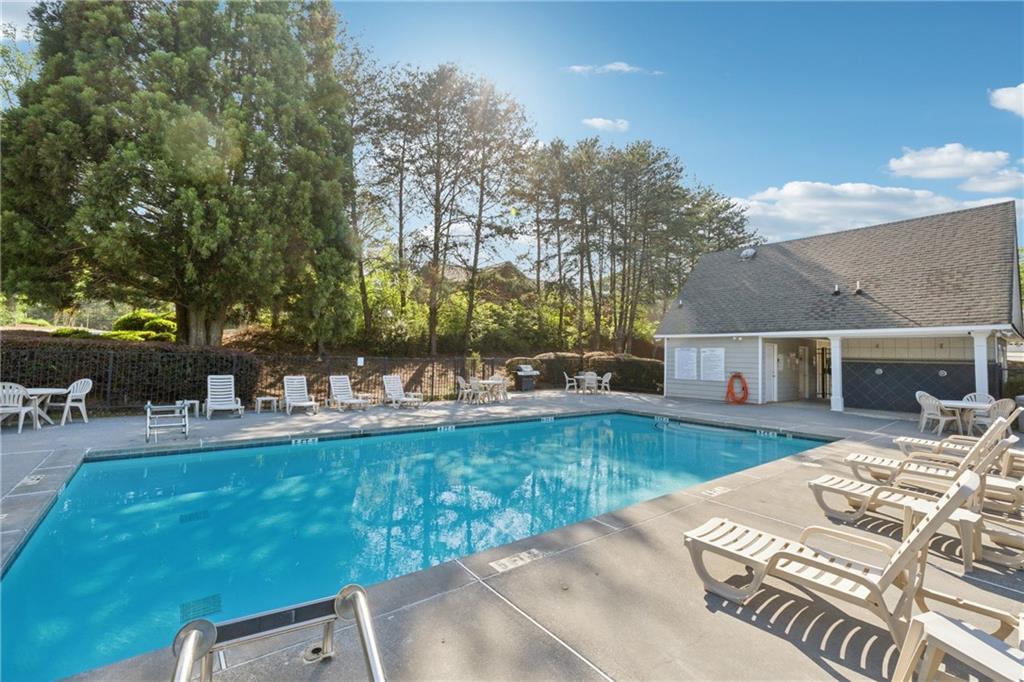 400 Mirramont Lane