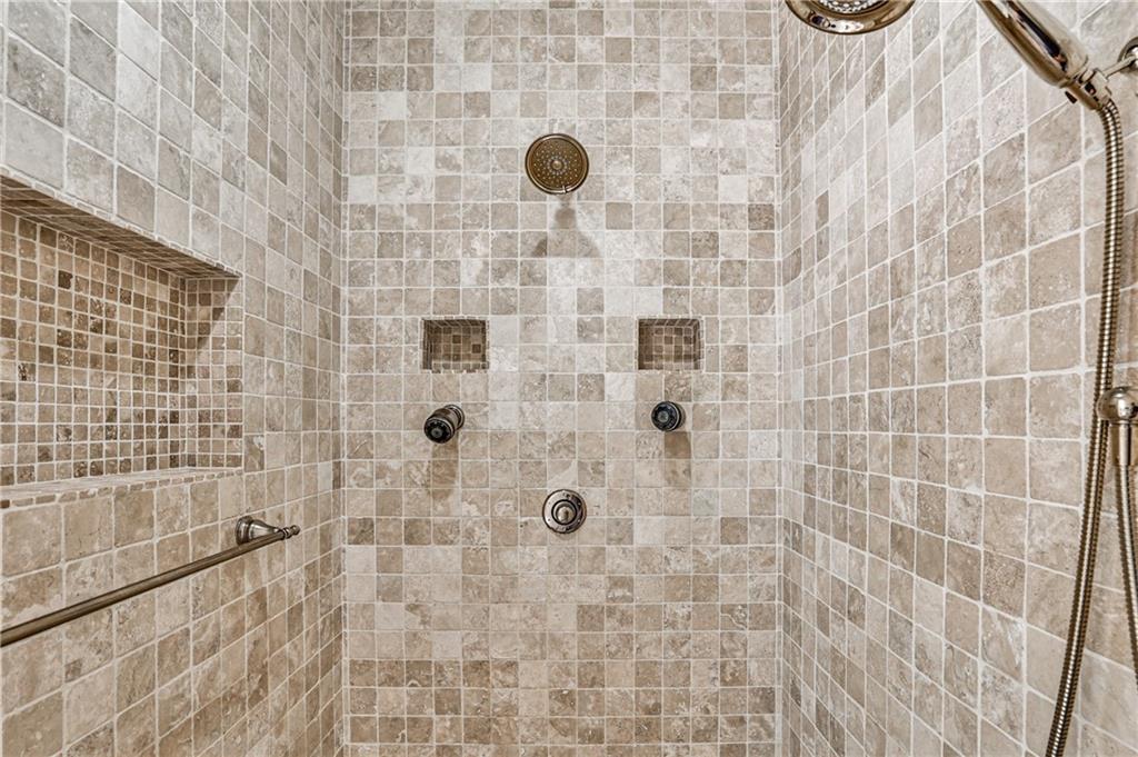 272 Rumson Road NE