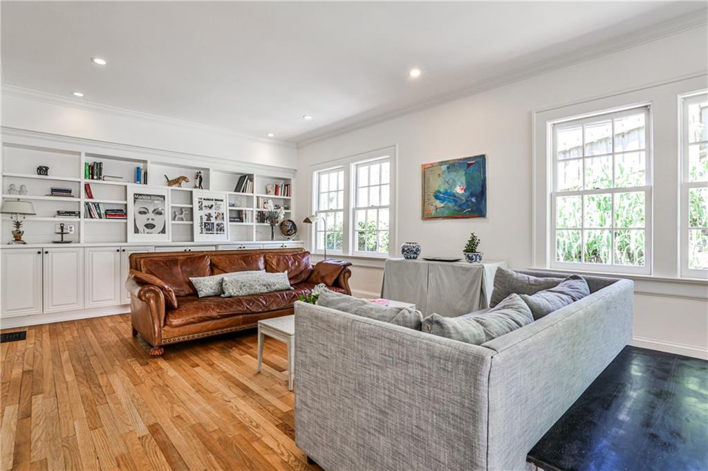 272 Rumson Road NE