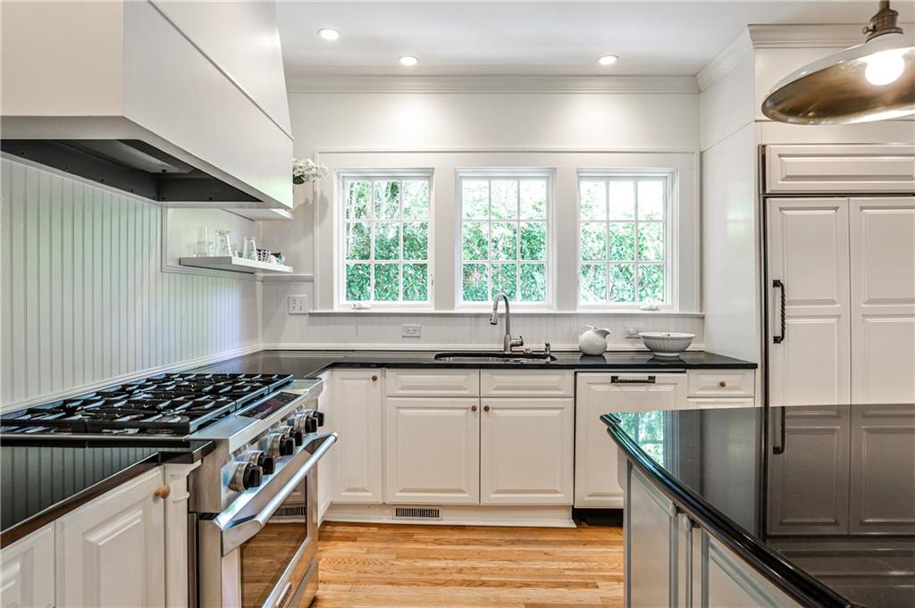 272 Rumson Road NE