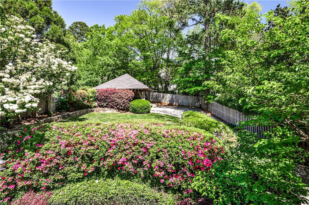 272 Rumson Road NE