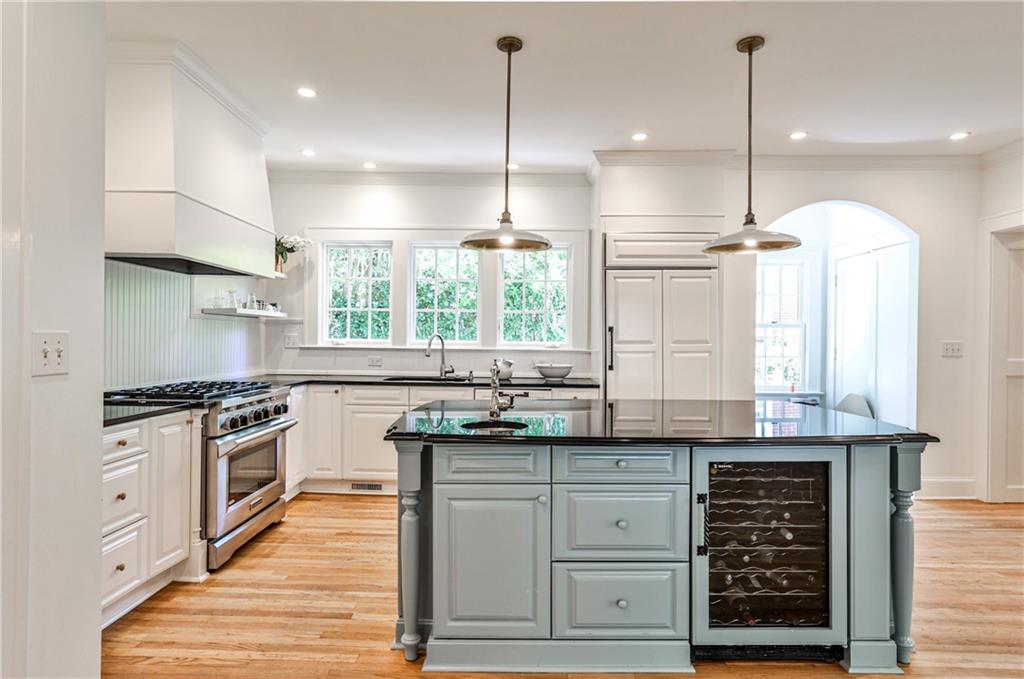 272 Rumson Road NE