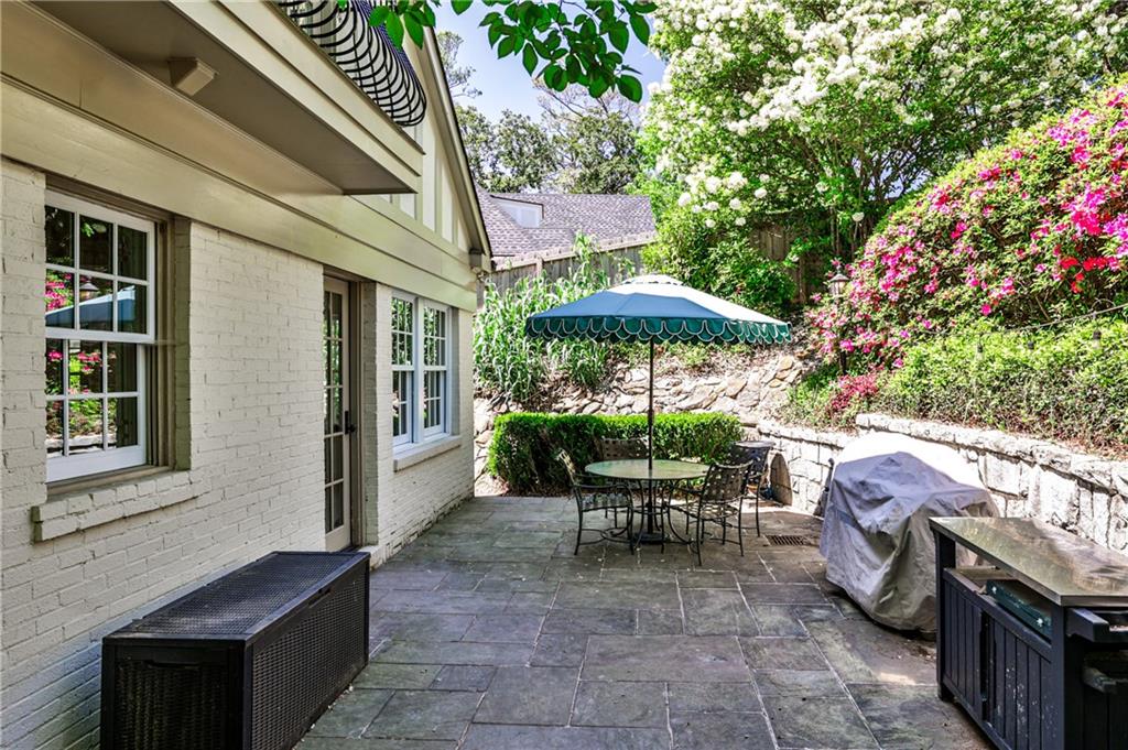 272 Rumson Road NE