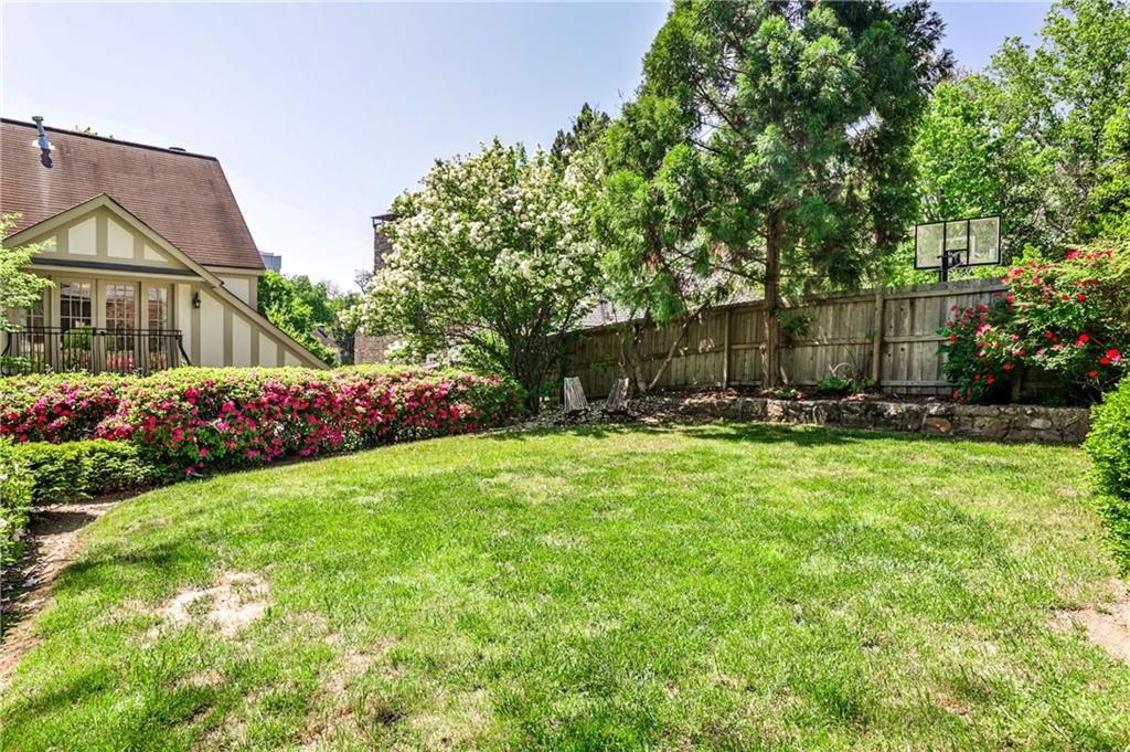 272 Rumson Road NE