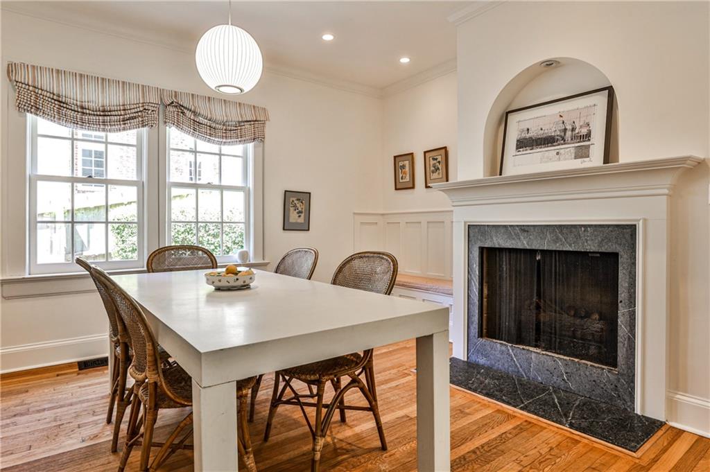 272 Rumson Road NE