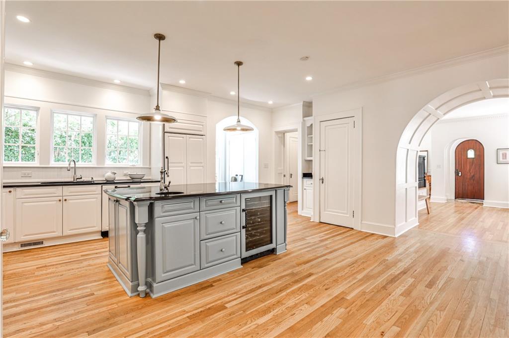 272 Rumson Road NE