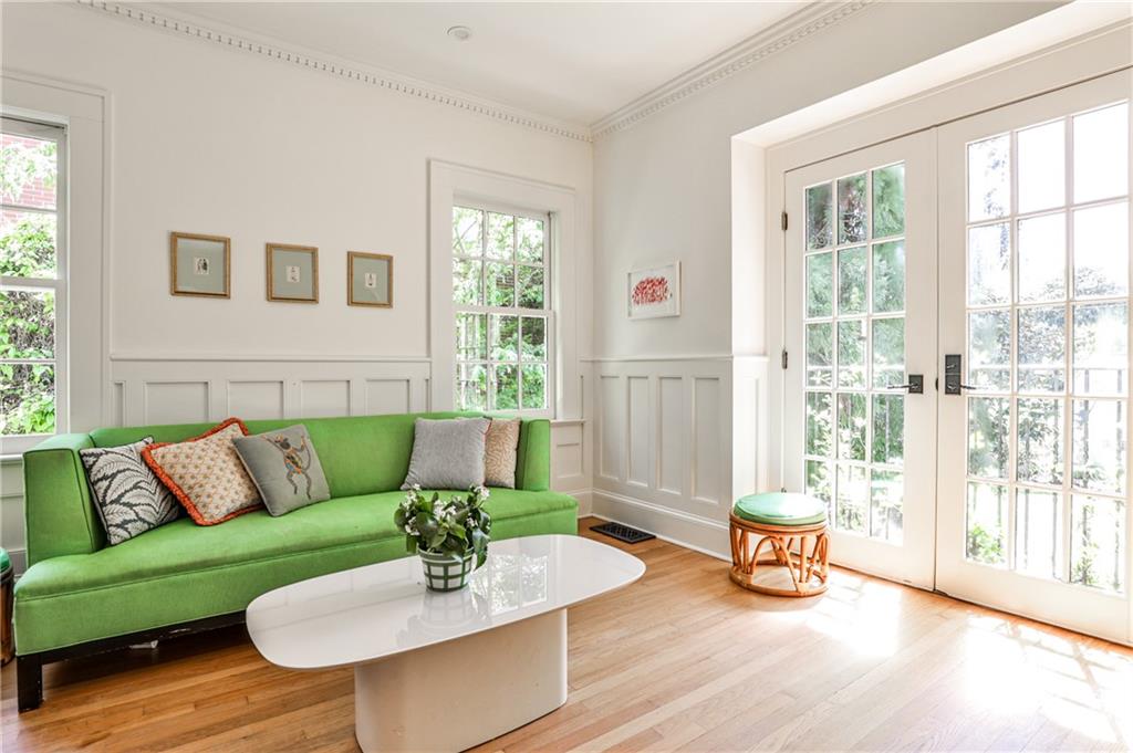 272 Rumson Road NE