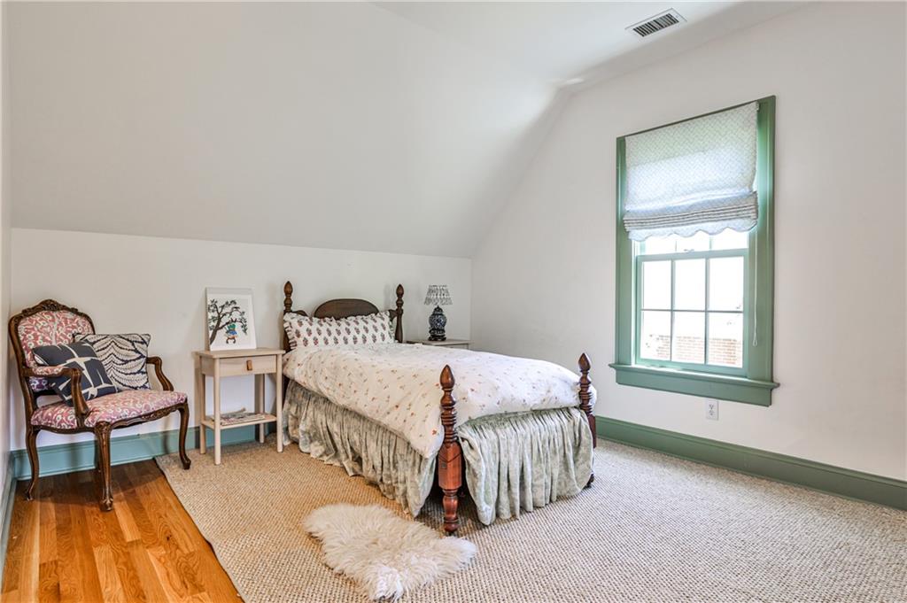 272 Rumson Road NE