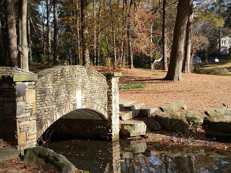 272 Rumson Road NE