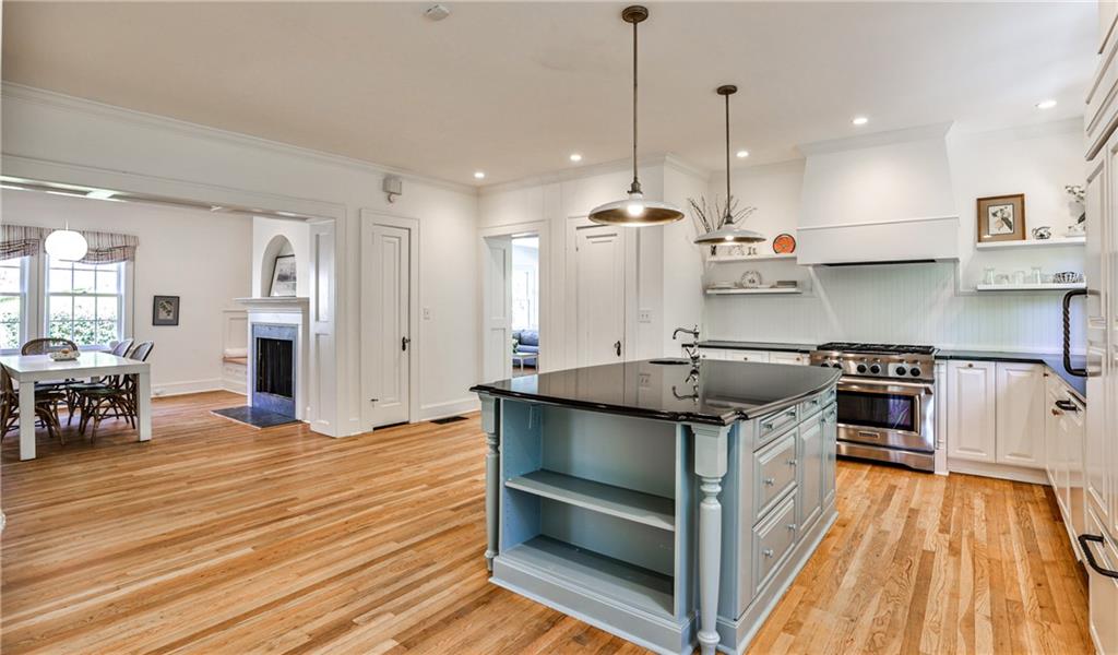 272 Rumson Road NE