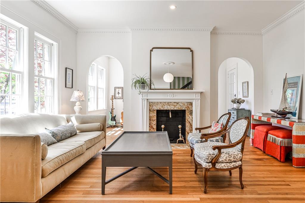 272 Rumson Road NE