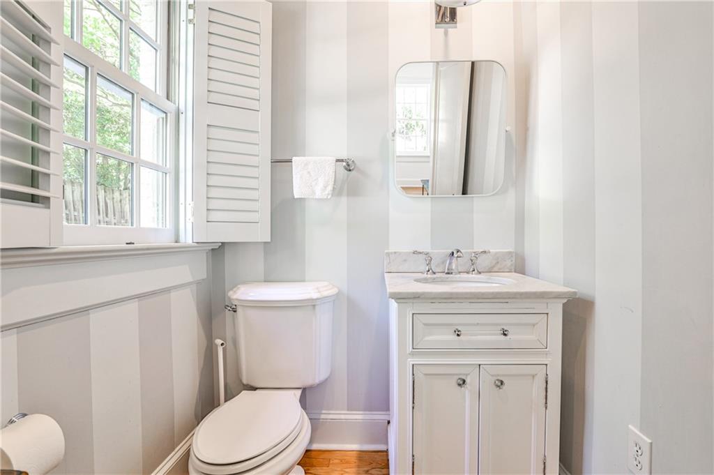 272 Rumson Road NE