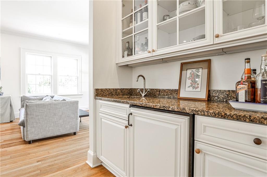 272 Rumson Road NE