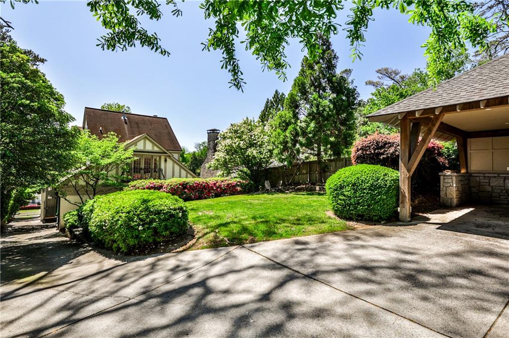 272 Rumson Road NE