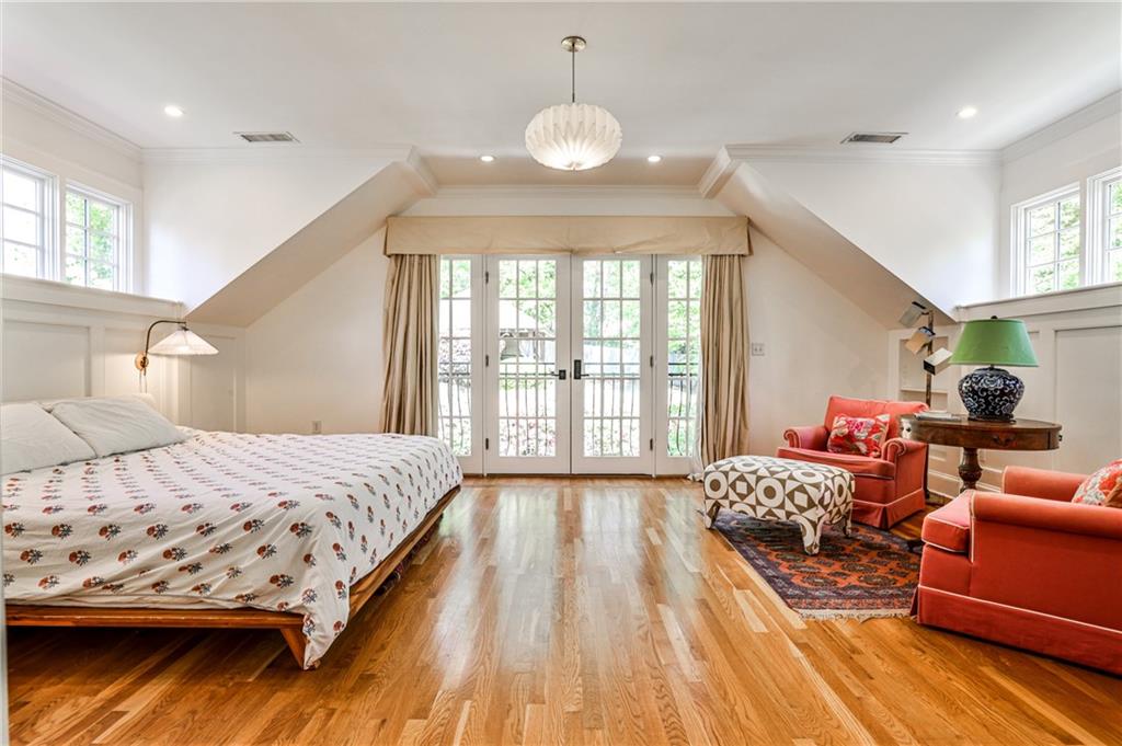 272 Rumson Road NE