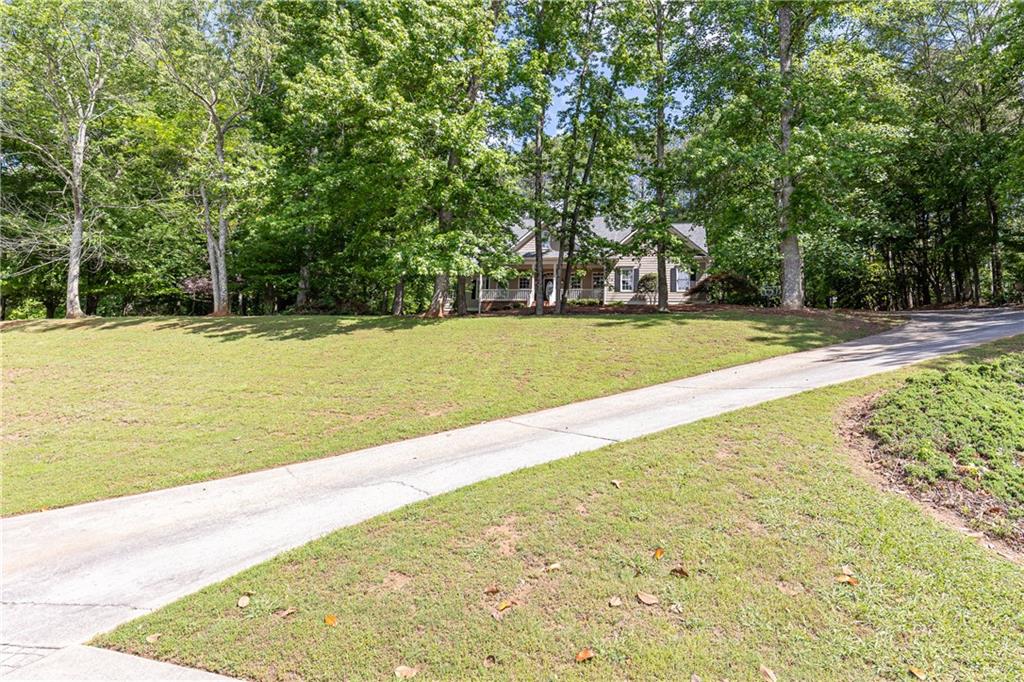 415 Morgan Falls Chase