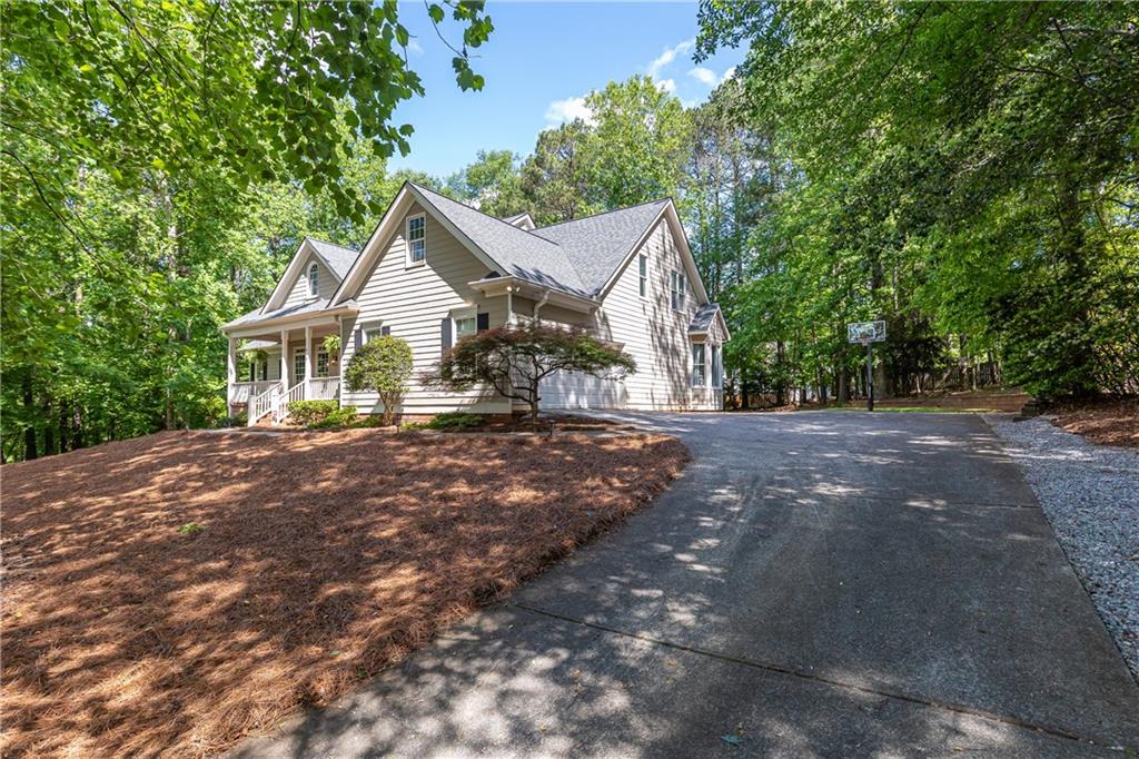 415 Morgan Falls Chase