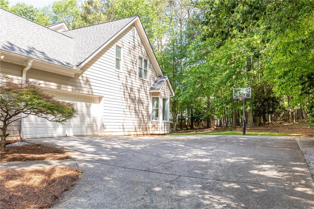 415 Morgan Falls Chase