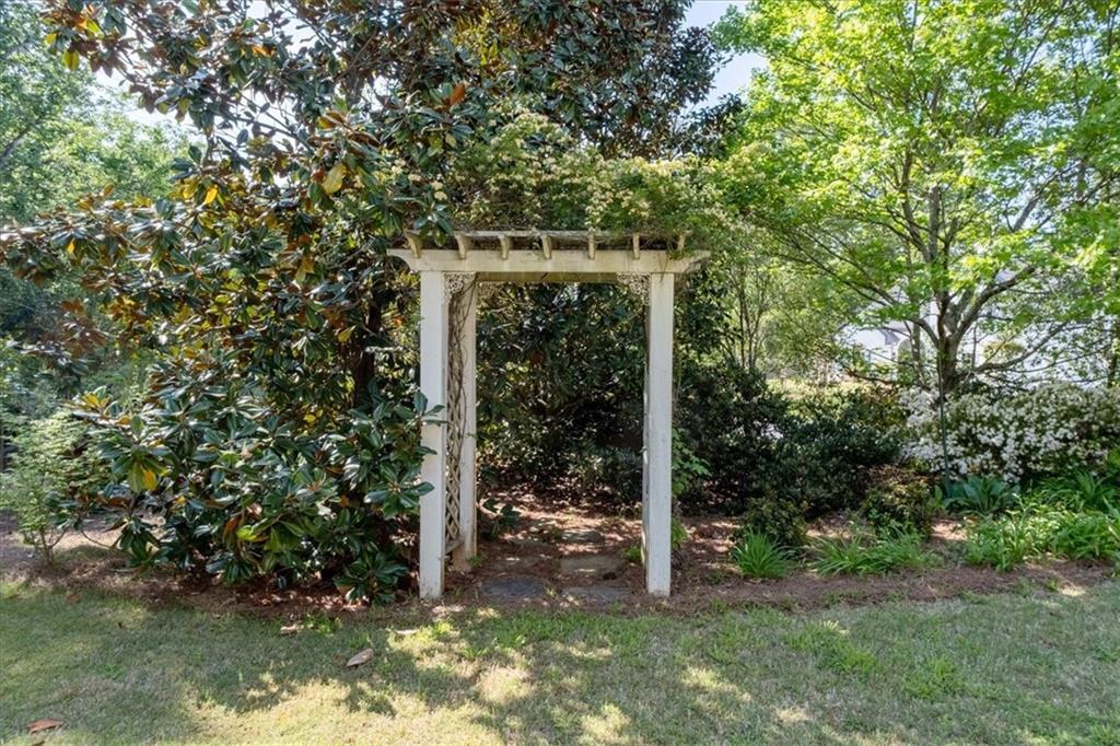 350 Covered Bridge Place SW