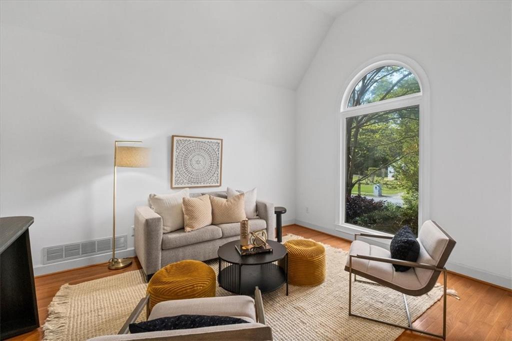 350 Covered Bridge Place SW