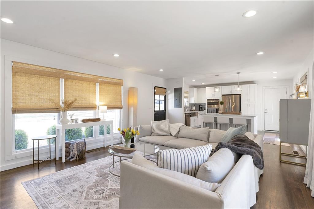 3896 Longview Drive