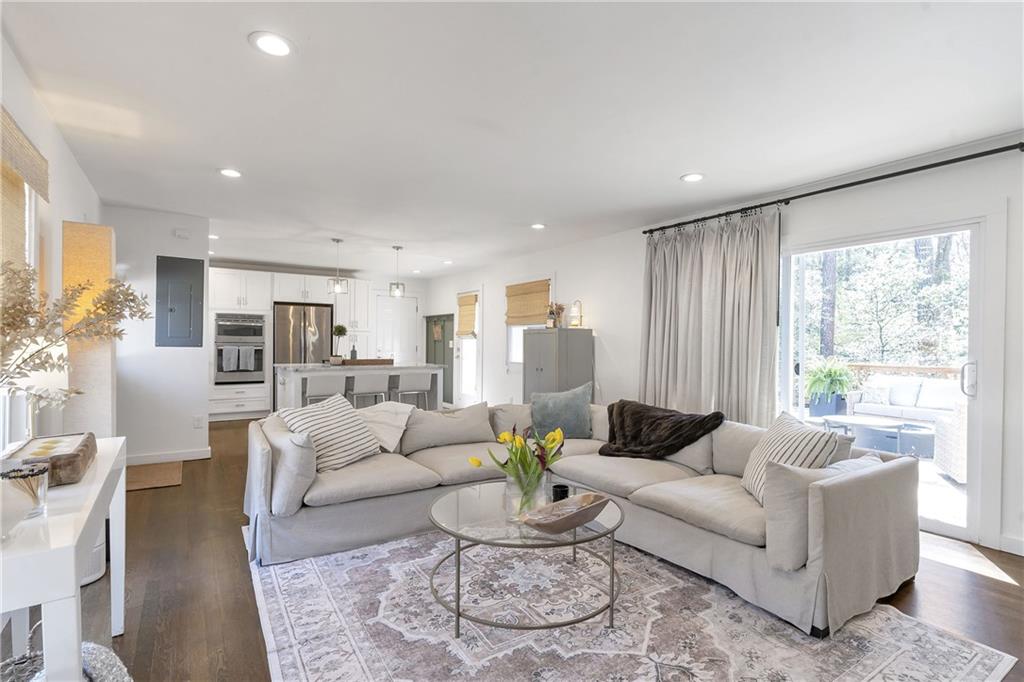 3896 Longview Drive
