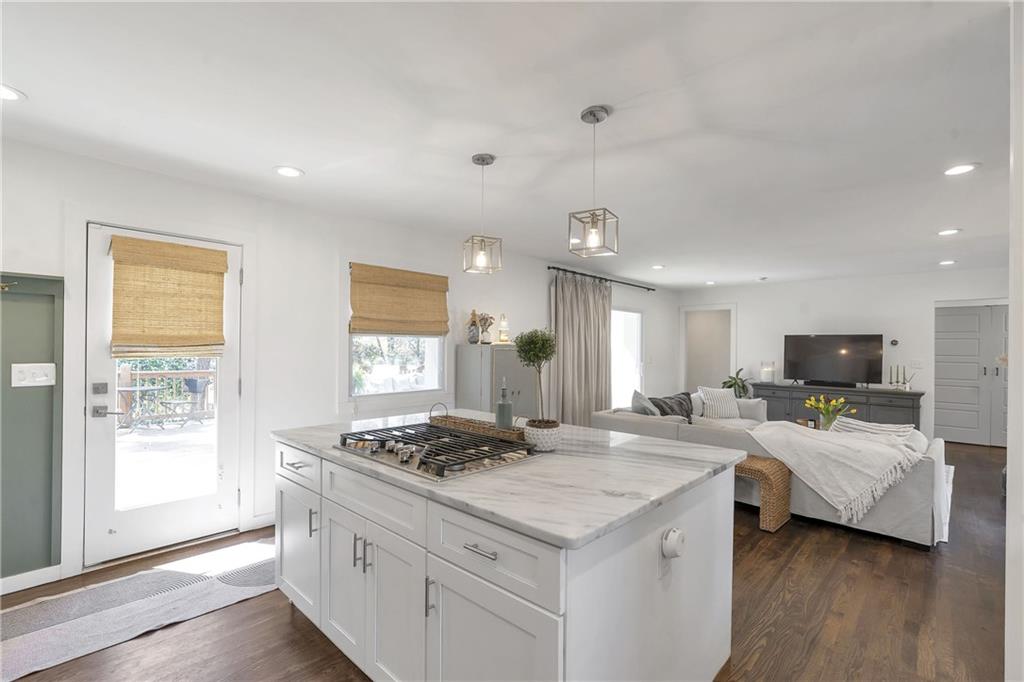 3896 Longview Drive