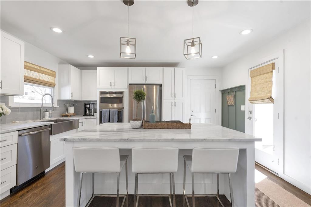 3896 Longview Drive