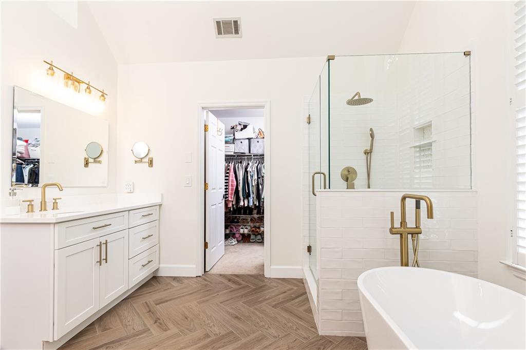 11140 Brookhollow Trail