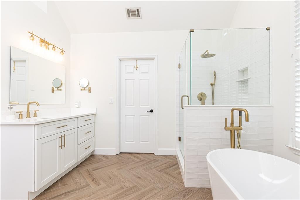 11140 Brookhollow Trail