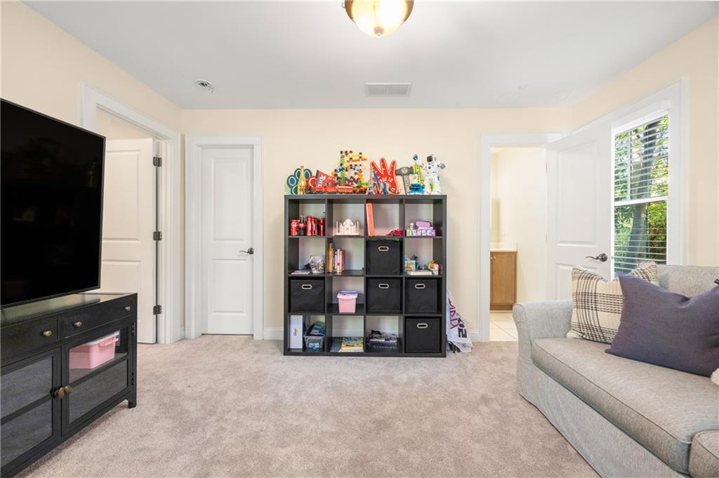 217 Knob Hills Circle
