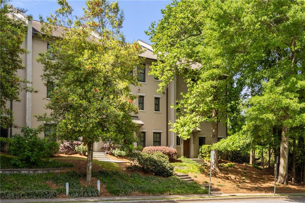 217 Knob Hills Circle