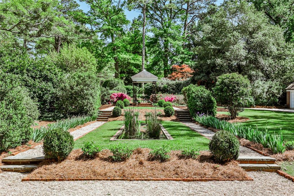 2121 Ponce de Leon Avenue NE