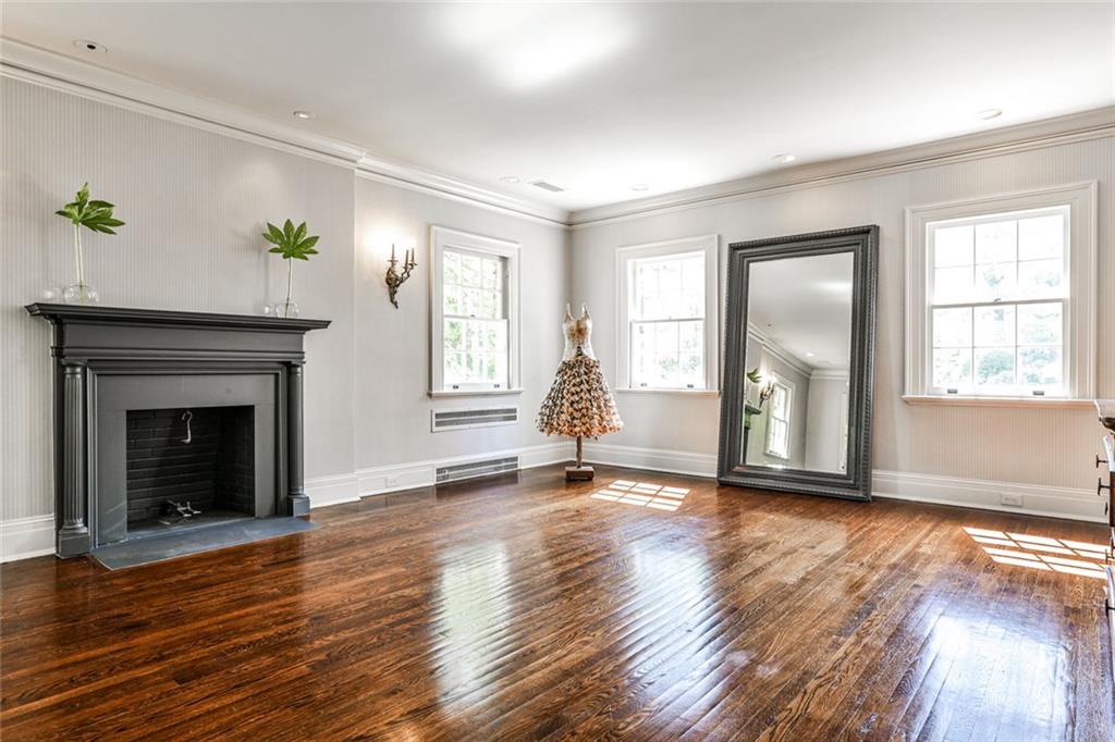 2121 Ponce de Leon Avenue NE