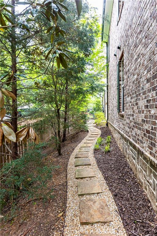 555 Letchas Lane