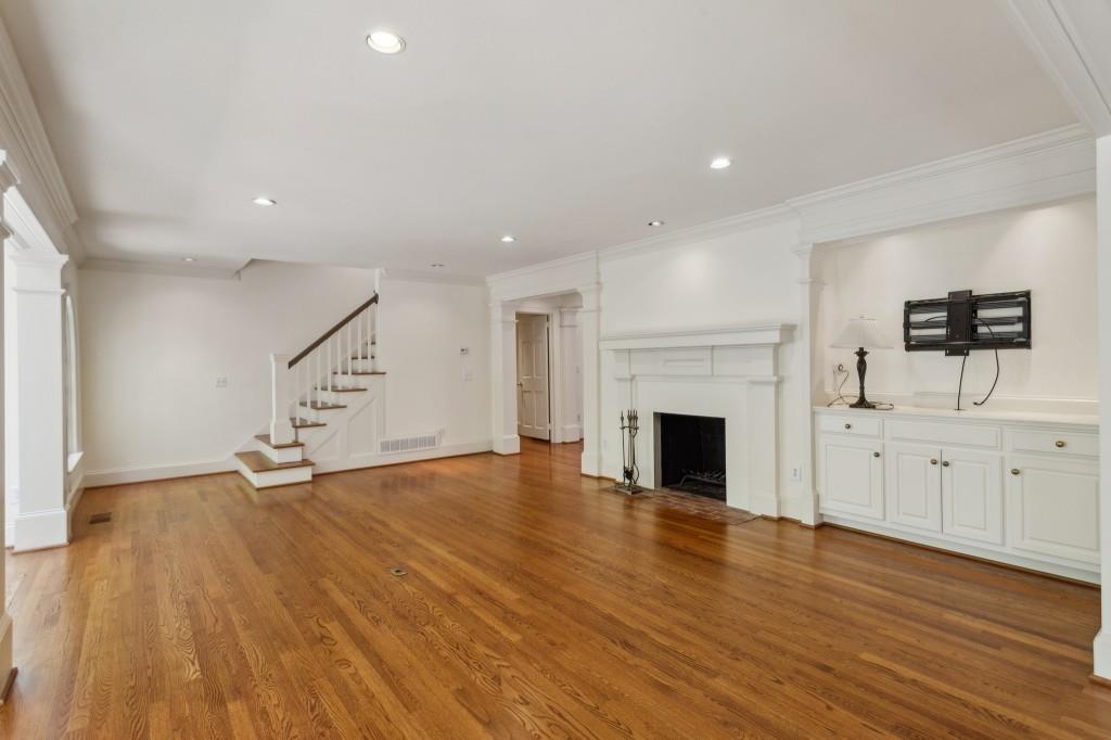 3672 Haddon Hall Road