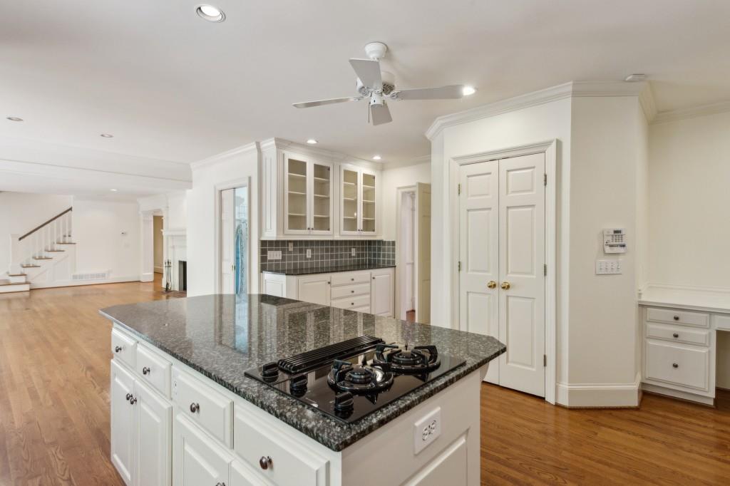 3672 Haddon Hall Road