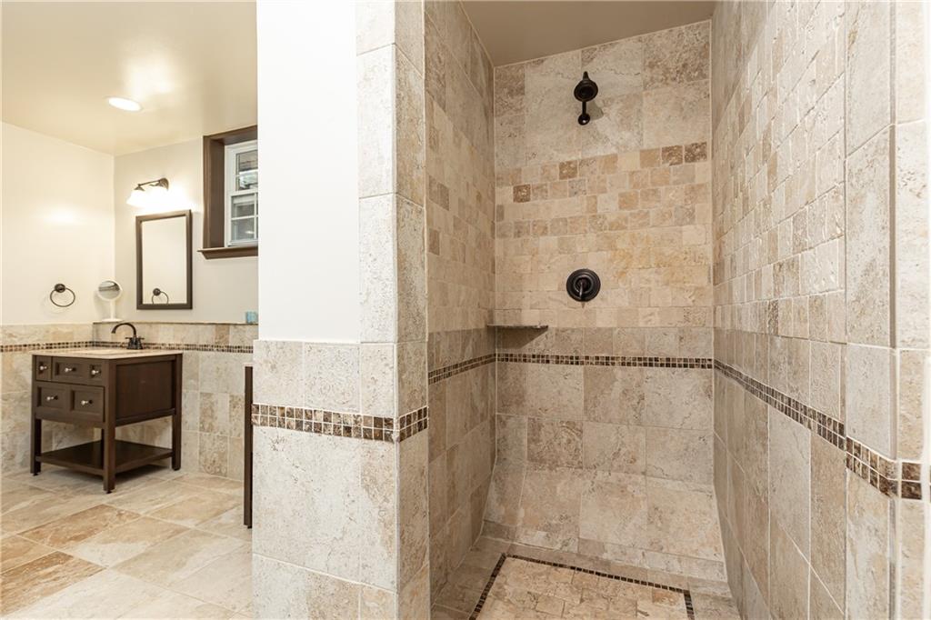 3884 Vic Ar Court