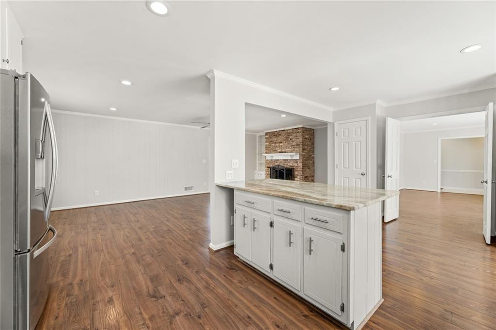 2488 Fontainebleau Drive