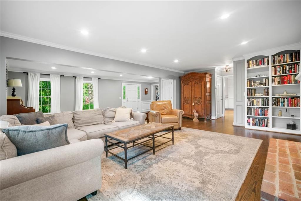 2144 Lamplight Drive