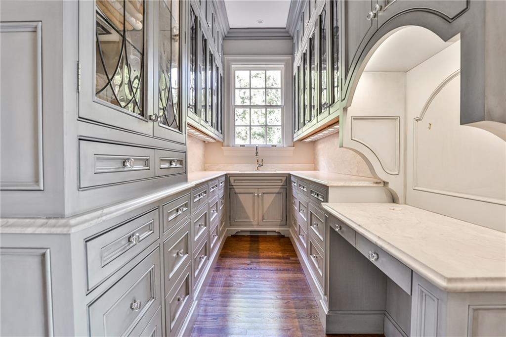 15 Cherokee Road NW