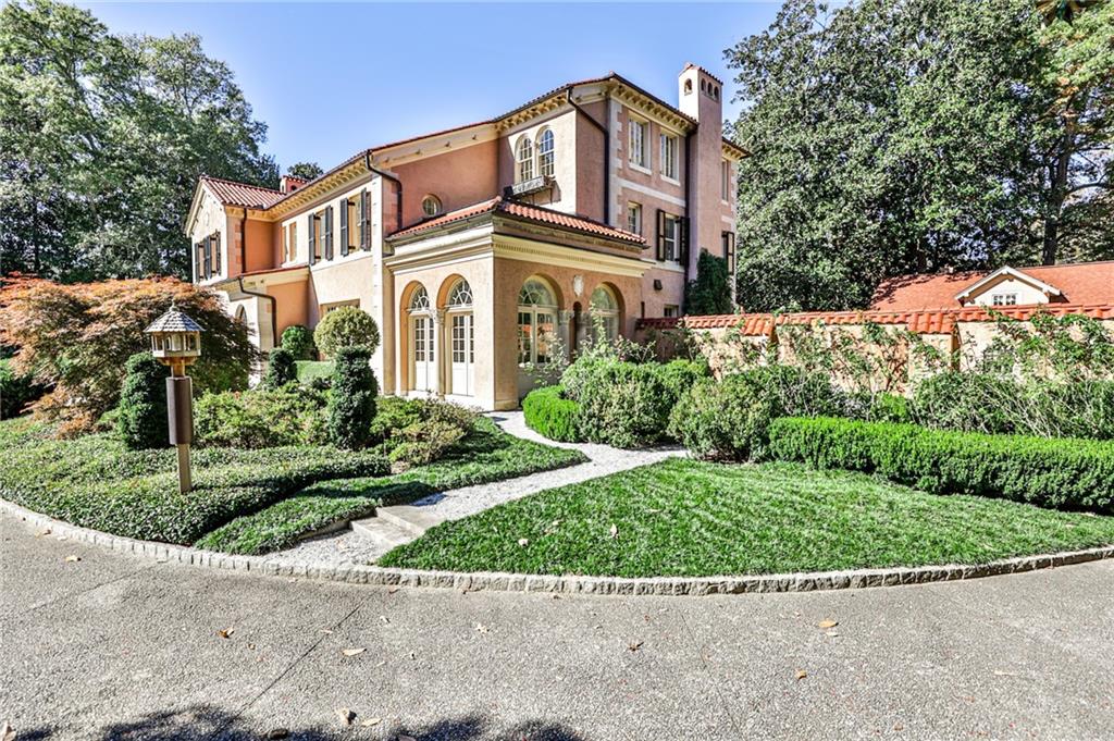 15 Cherokee Road NW